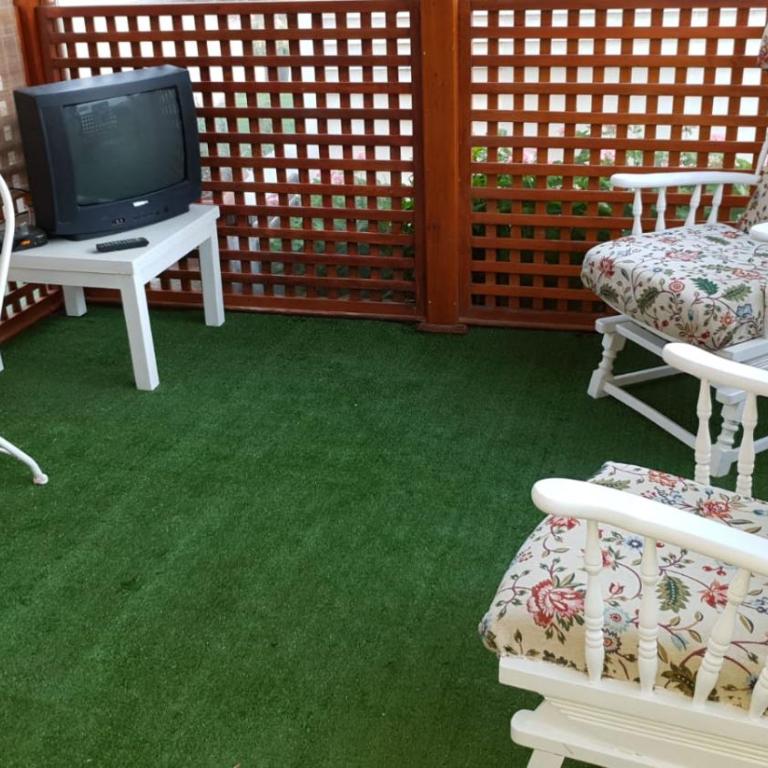 En Finca Las Dunas dos Chalets con jacuzzis en primera linea de playa , uno de 4 dormitorios y otro de 2 dormitorios, Llama al Seiscientos veintisiete Cuatrocientos diecisiete Trescientos noventa y ocho - Bungalow frente a la playa - 12