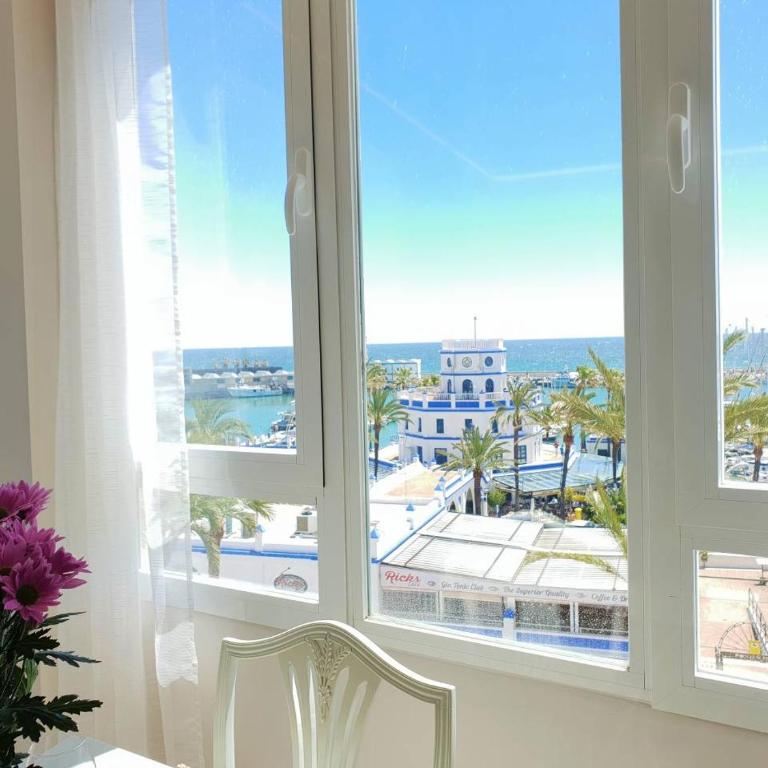 FANTASTIC APARTMENT B IN FRONT OF THE SEA & MARINA - Apartamento de 2 dormitorios - 1
