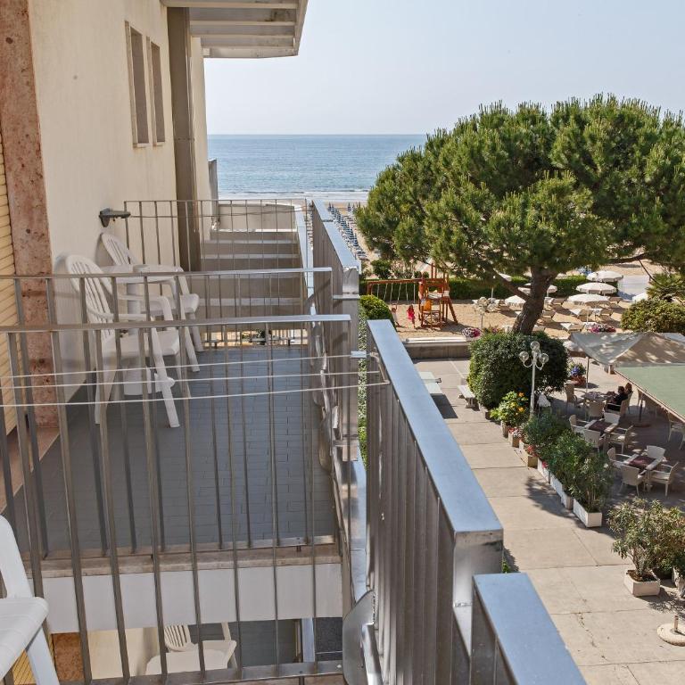 Hotel Sirenetta - Camera Standard Matrimoniale/Doppia con Letti Singoli con Vista Mare Laterale - 2