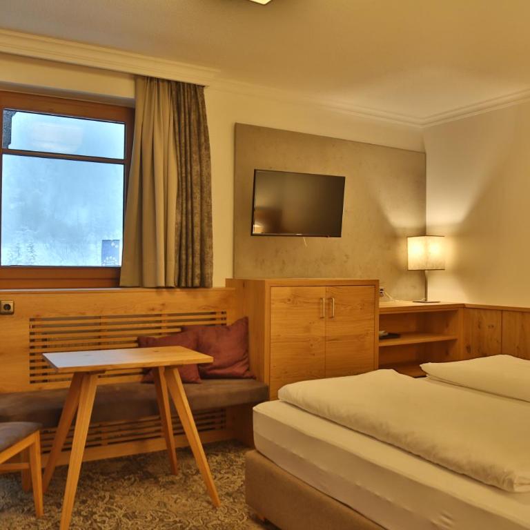 Aparthotel Acksteiner - Superior Doppelzimmer 1 mit Dusche - 2