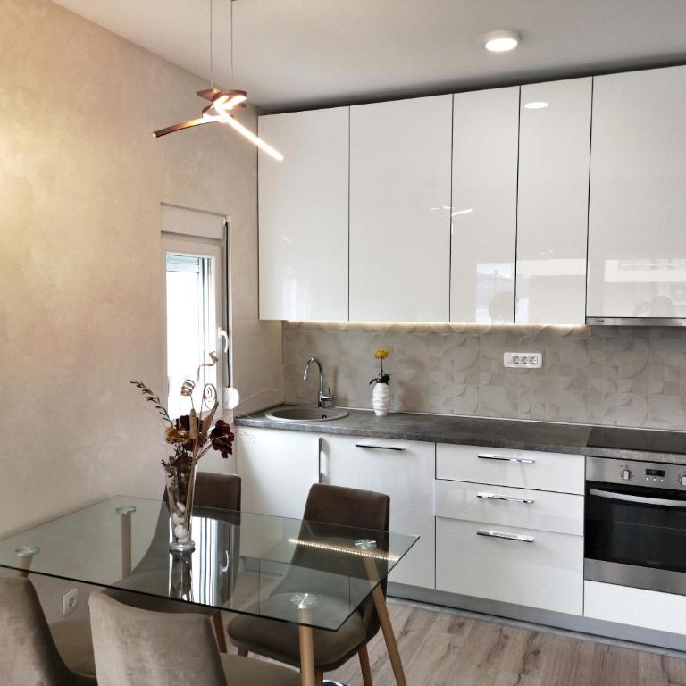 Apartments Tivat - Superior Apartman - 5