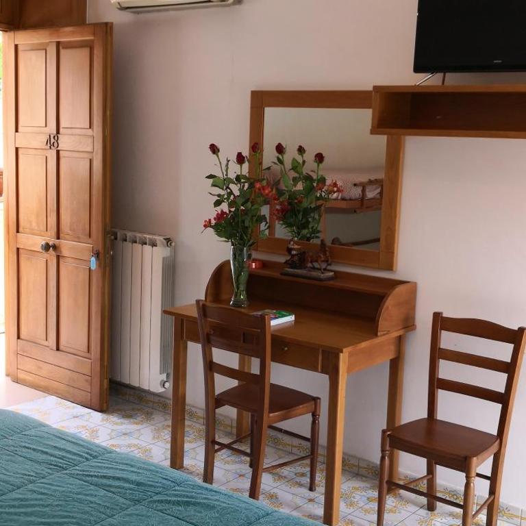 Villaggio "Camping Pompei" Bungalow - Camera Familiare - 6