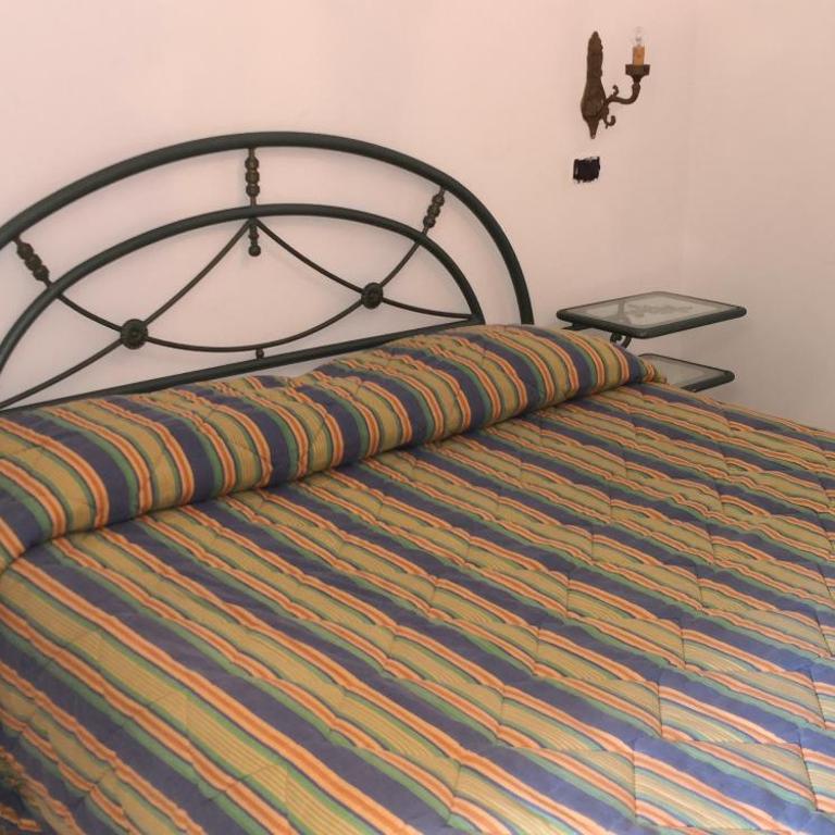 Villaggio "Camping Pompei" Bungalow - Camera Matrimoniale - 3