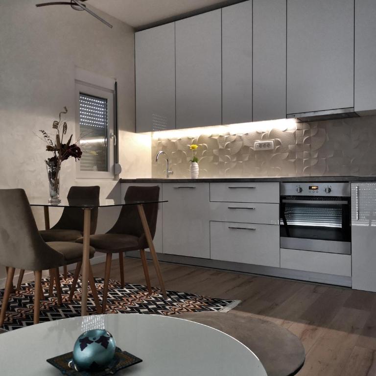 Apartments Tivat - Superior Apartman - 25