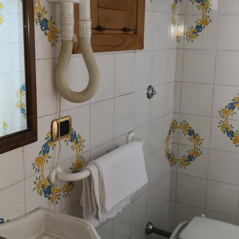 Villaggio "Camping Pompei" Bungalow - Camera Familiare - 1