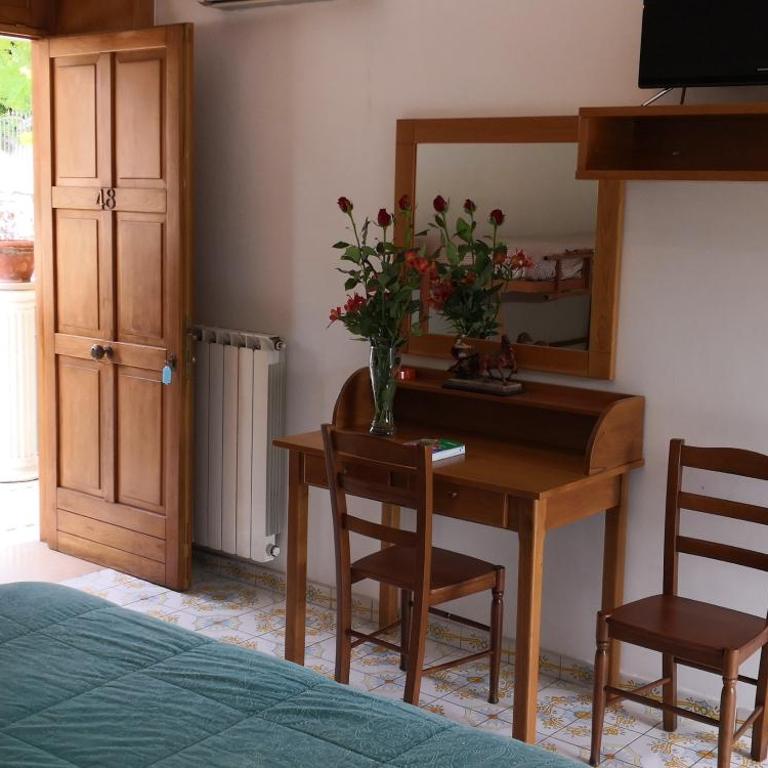 Villaggio "Camping Pompei" Bungalow - Camera Familiare - 4