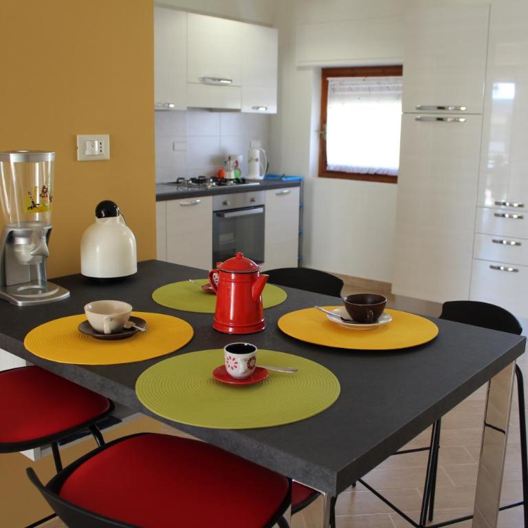 Chelu & Luna - Three-Bedroom Apartment - 18
