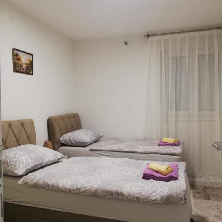 Apartman Gosto - Two-Bedroom Apartment - 9