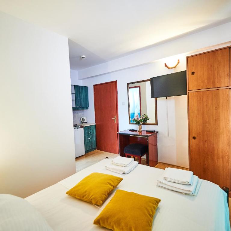 Family Apartments Mont Budva - Studio - 4