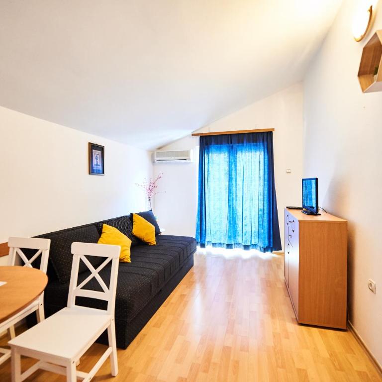 Family Apartments Mont Budva - Apartman s 1 Spavaćom Sobom i Terasom - 1