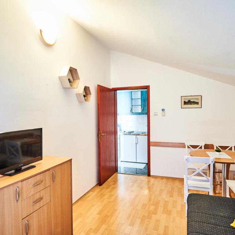 Family Apartments Mont Budva - Apartman s 1 Spavaćom Sobom i Terasom - 14