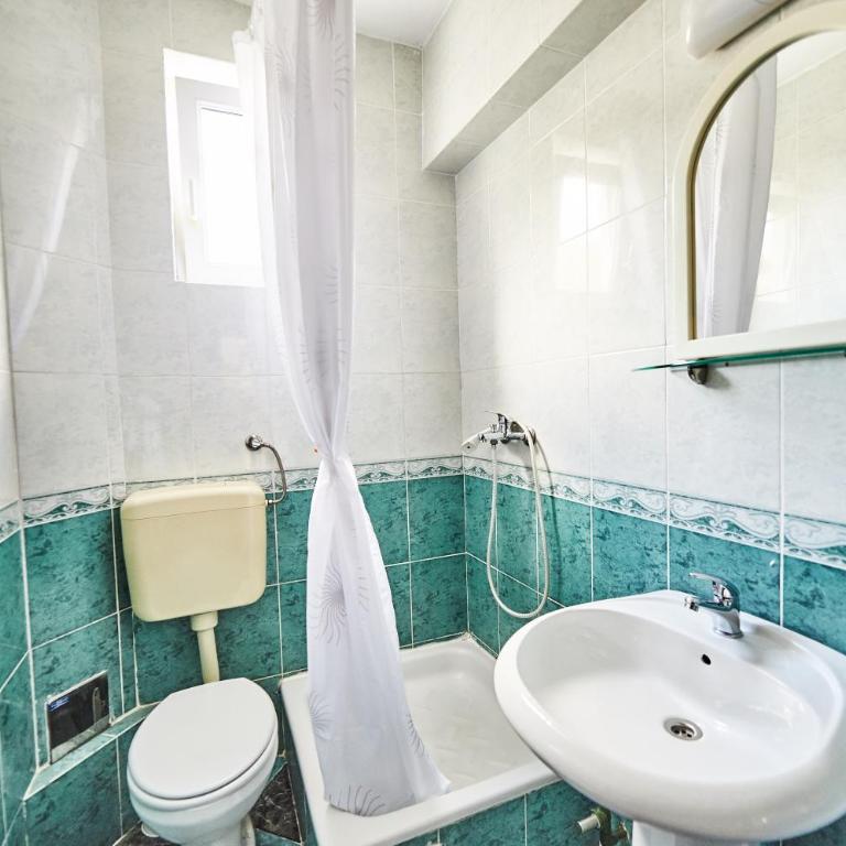 Family Apartments Mont Budva - Porodični Apartman s 1 Spavaćom Sobom i Terasom - 14