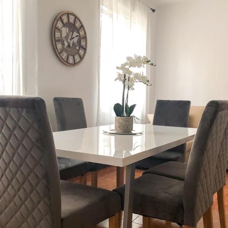 41 Calle Espronceda - Two-Bedroom Apartment - 1
