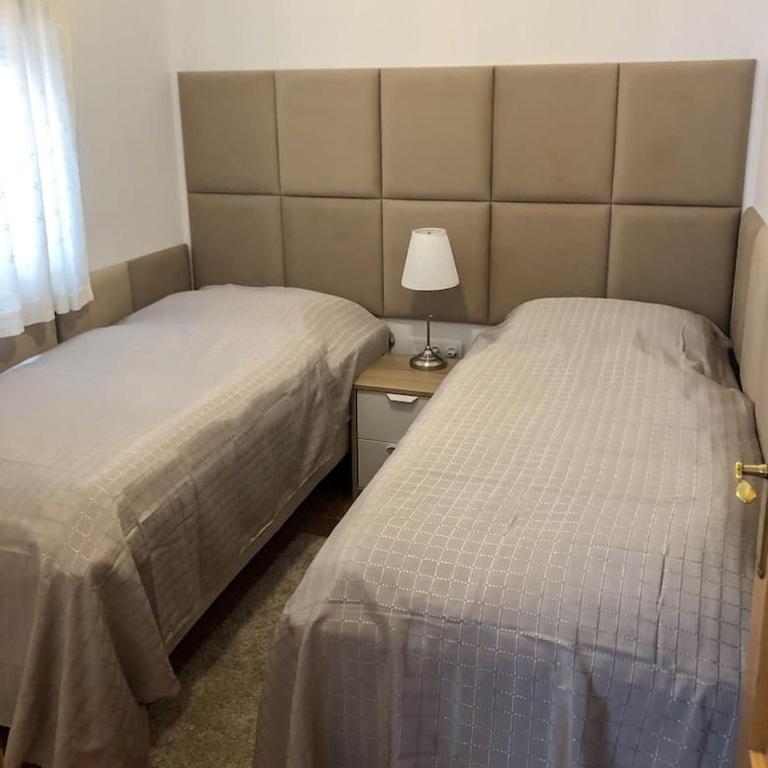 41 Calle Espronceda - Two-Bedroom Apartment - 3