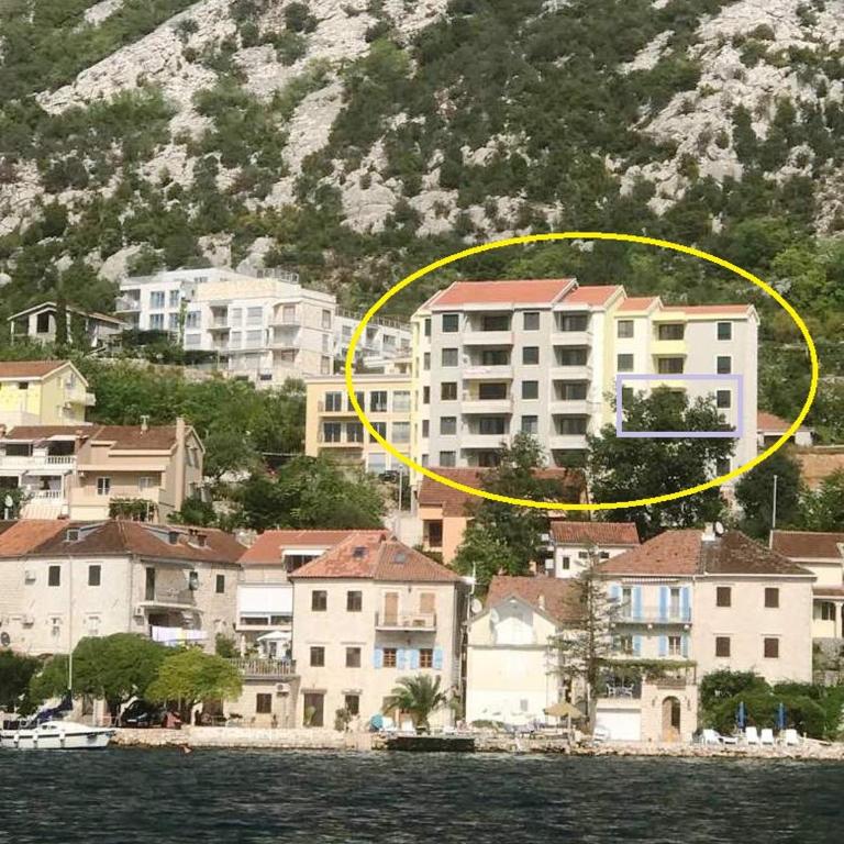 Absolute Apartman - Two-Bedroom Apartment - 34