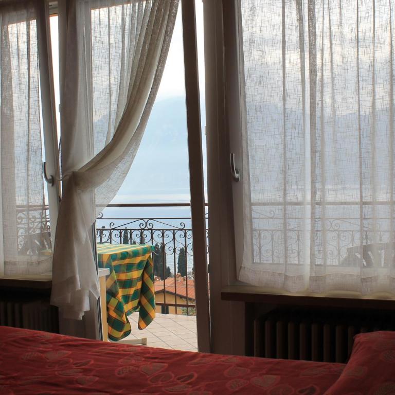 Hotel Casa Gagliardi - Camera Tripla con Balcone e Vista Lago - 6