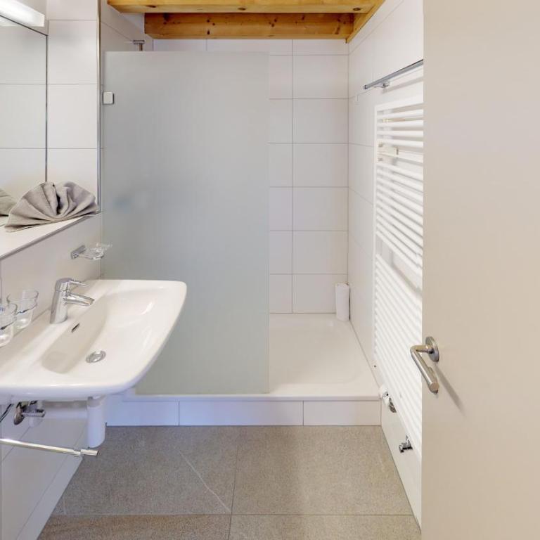 Reka-Ferienanlage Scuol - Modernes Apartment mit 1 Schlafzimmer - 3