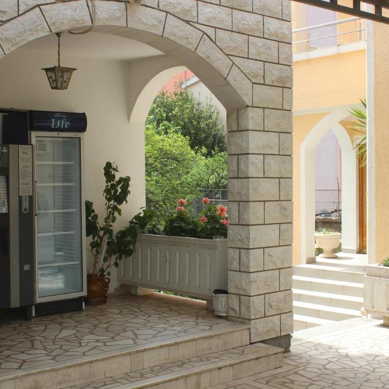 Nir Apartments Budva - Twin Room with Balcony - 5