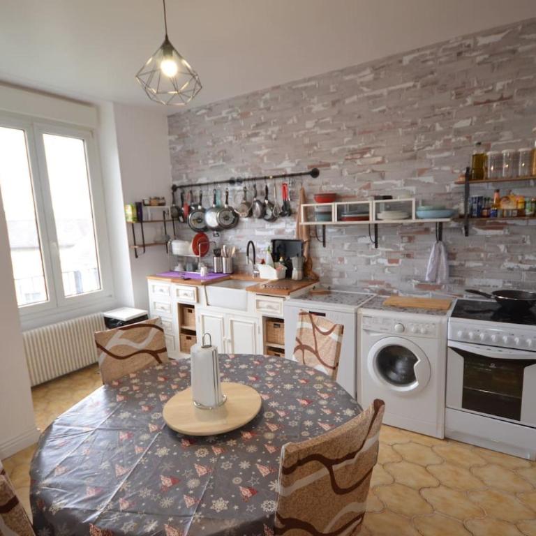 23 Rue de la République - Appartement avec Vue sur la Montagne - 19