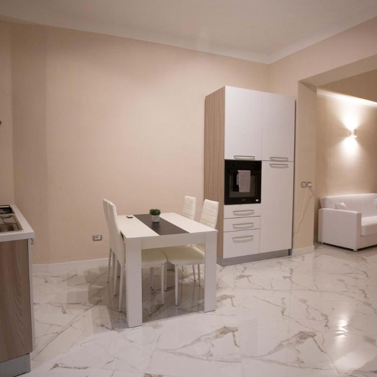 Privilege Chiaia by Dimorra - Appartamento con 2 Camere da Letto - 40