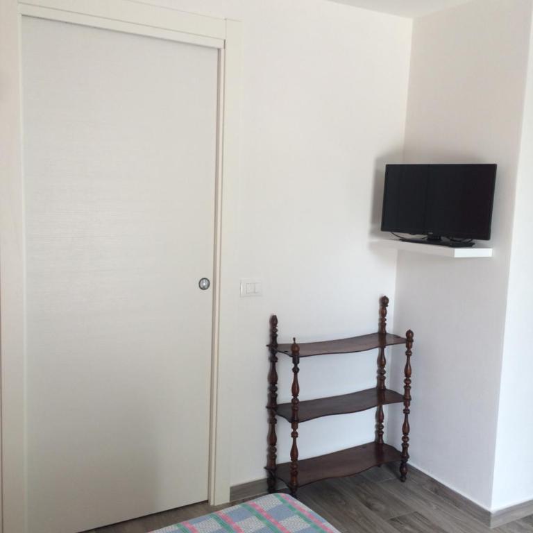 DEPENDANCE LAZISE PISCINA PRIVATA AD USO ESCLUSIVo - Appartamento con 1 Camera da Letto - 13