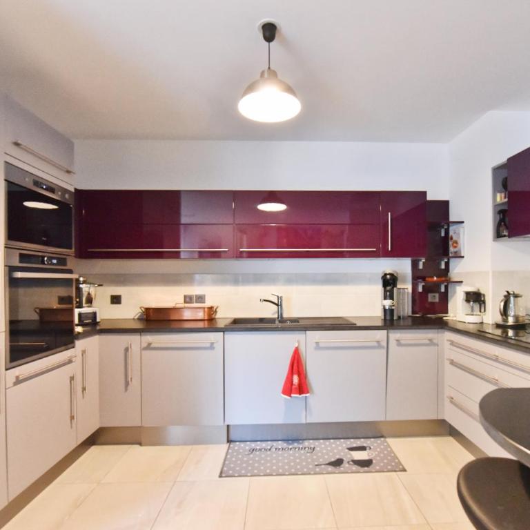 2-Br with Terrace and Pool in the Heart of Palm Beach - Appartement - 11