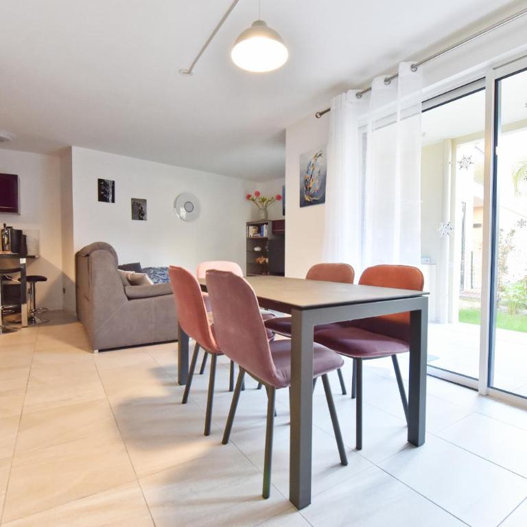 2-Br with Terrace and Pool in the Heart of Palm Beach - Appartement - 7