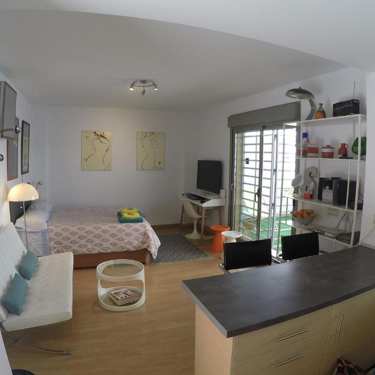 Armengual Centro Apartments FREE PARKING By Easytrip - Estudio con terraza - 11