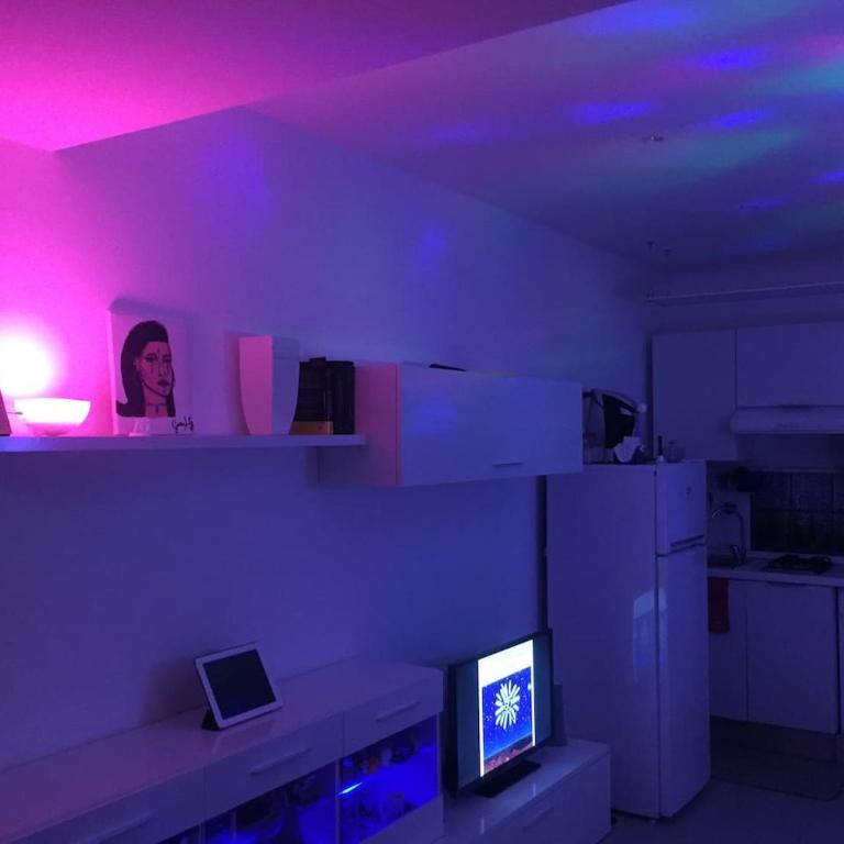 White Home. Casa Relax, piscina, free wi-fi & posto auto. - Casa con 1 Camera da Letto - 4