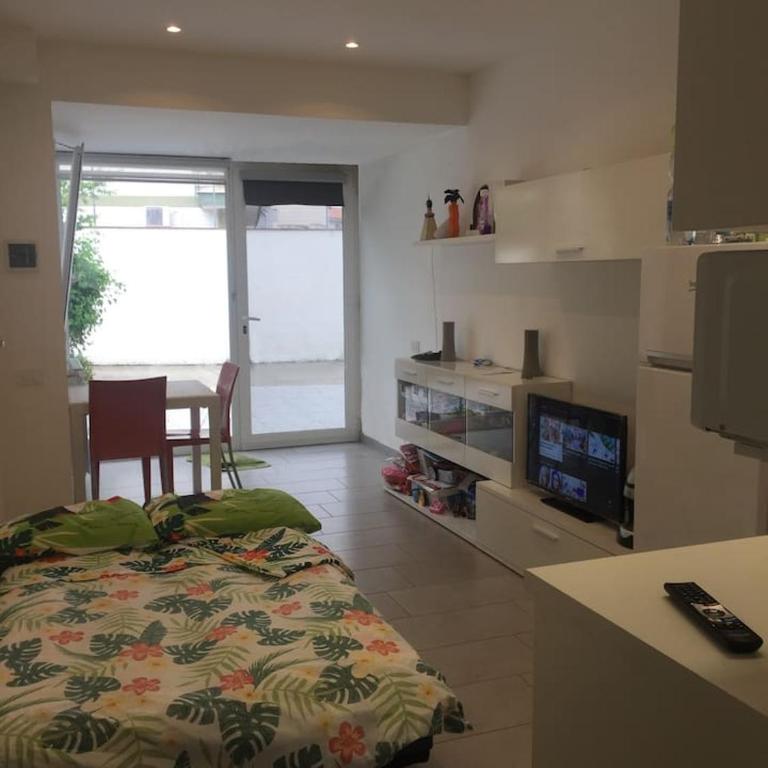 White Home. Casa Relax, piscina, free wi-fi & posto auto. - Casa con 1 Camera da Letto - 17