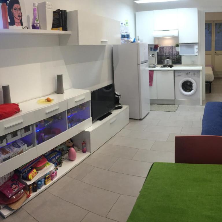 White Home. Casa Relax, piscina, free wi-fi & posto auto. - Casa con 1 Camera da Letto - 5