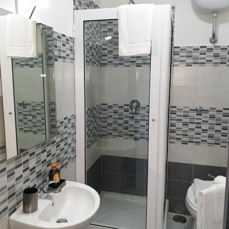 fitta camere portanolana - Quadruple Room with Private Bathroom - 5