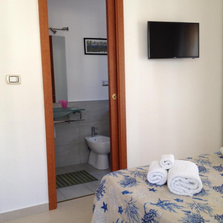 La Castellese - Camera Matrimoniale con Bagno Privato e Balcone - 6