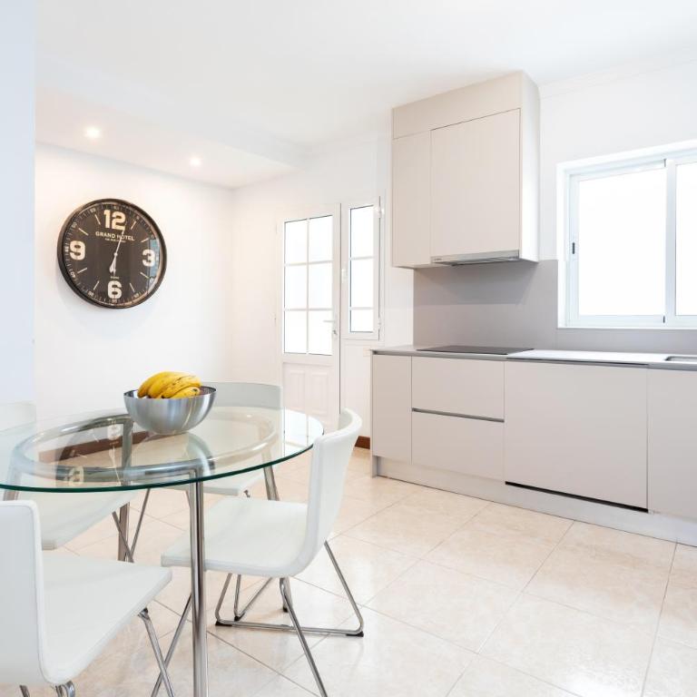 Rooms & Suites Balcony 3D - Central Arrecife, Lanzarote - Free Parking - Apartamento de 3 dormitorios - 22