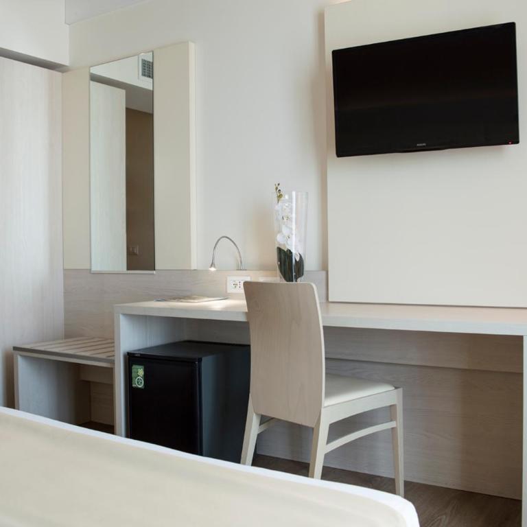 Hotel Alexander - Camera Tripla - 10