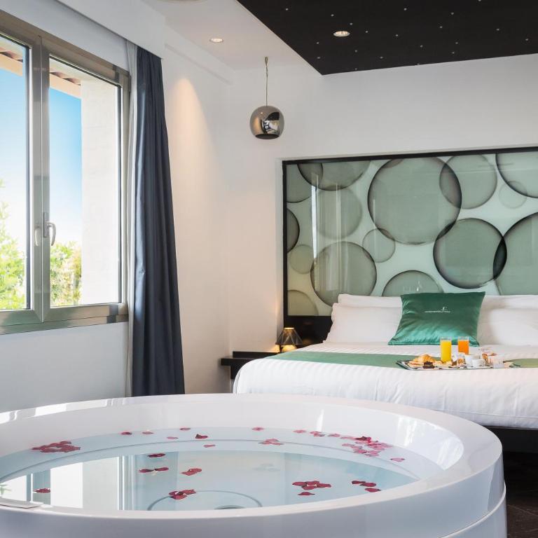 JC Hotel - Suite with Hot Tub - 2