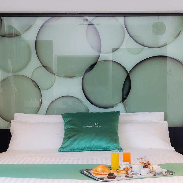 JC Hotel - Suite with Hot Tub - 6