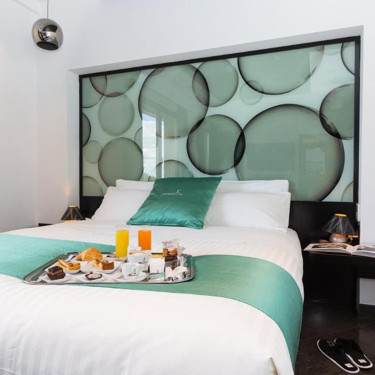 JC Hotel - Suite with Hot Tub - 18