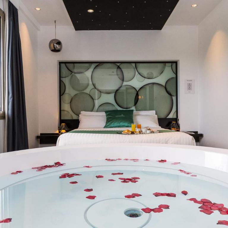 JC Hotel - Suite with Hot Tub - 19