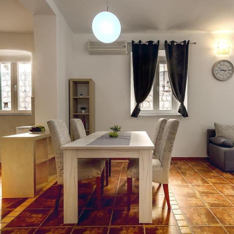Old Town Experience Apartment - Two-Bedroom Apartment - 11
