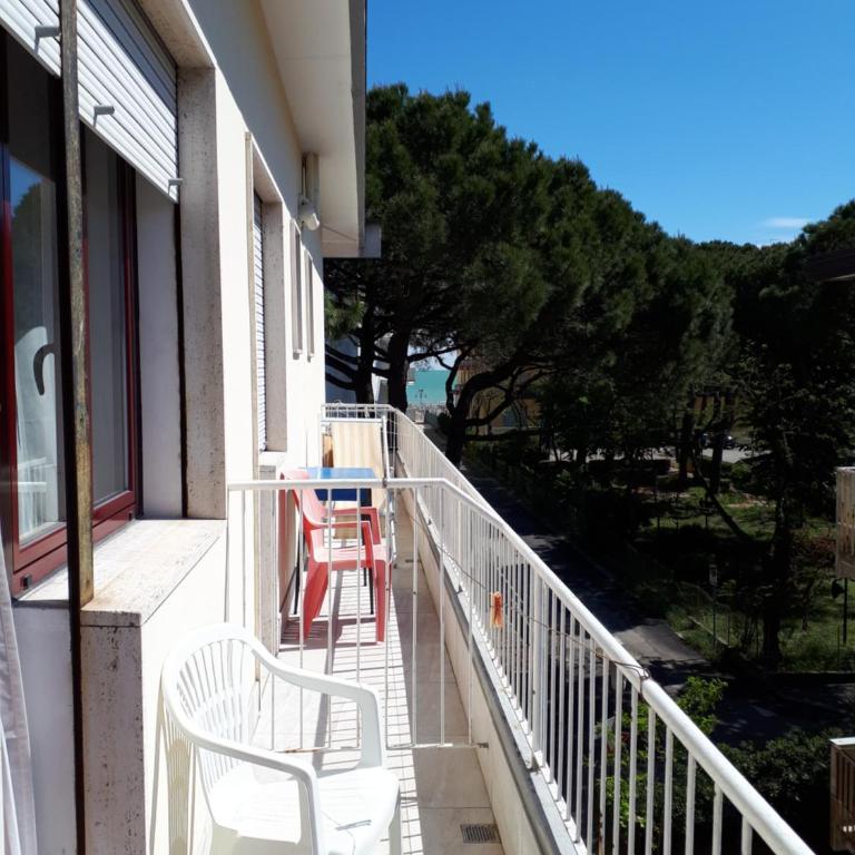 Hotel Villa Dina - Camera Doppia con Letti Singoli con Bagno - 11