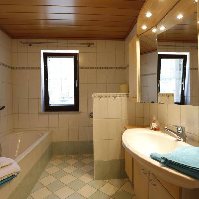 Appartement Mama - Apartment mit 3 Schlafzimmern und Balkon - 39