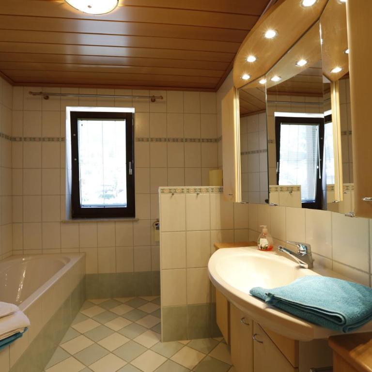 Appartement Mama - Apartment mit 3 Schlafzimmern und Balkon - 28