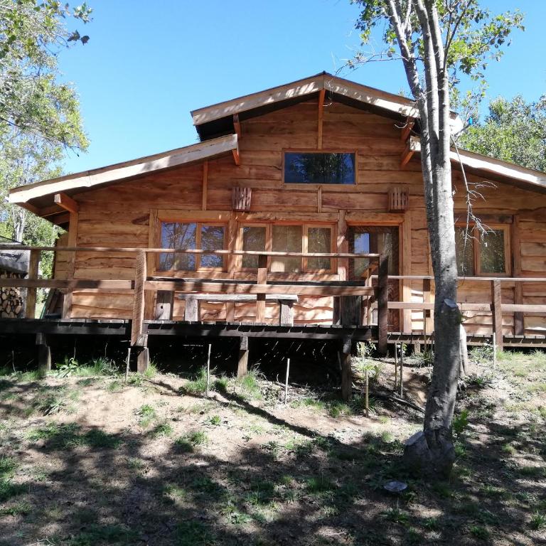 Cabaa rstica 2 maravillosa,con troncos nativos, con orilla de Ro Trancura - Vacation Home - 3