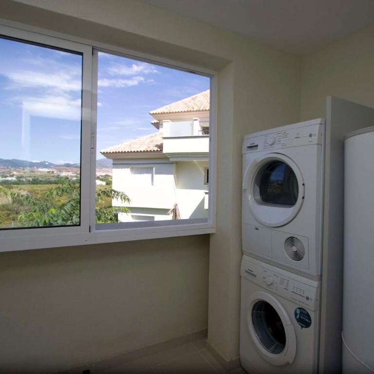 Appt 311 Heaven Beach-Paseo-All year heated pool-Free Bikes - Apartamento de 2 dormitorios con terraza y vistas al mar - 12