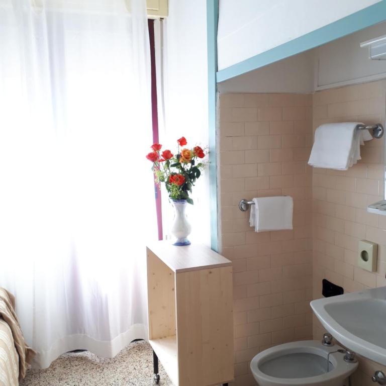 Hotel Villa Dina - Camera Familiare (5 Adulti) - 5