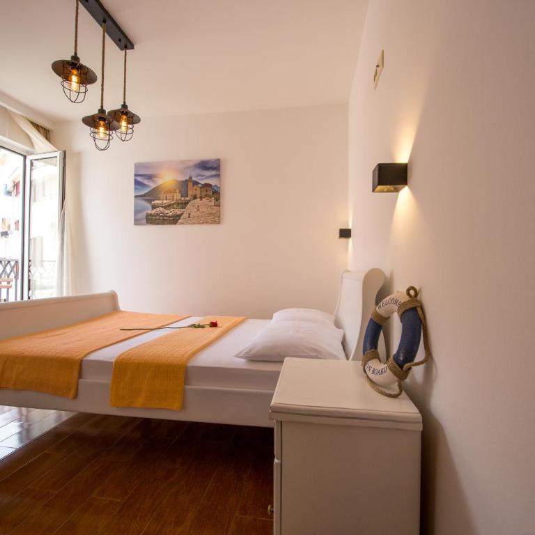 Villa DiEden - Dvokrevetna Soba sa Bračnim Krevetom i Balkonom - 1