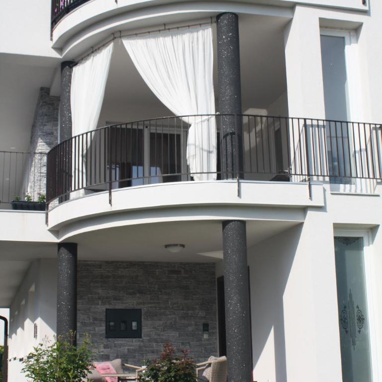 LGP Exclusive Apartment - Apartment - 3