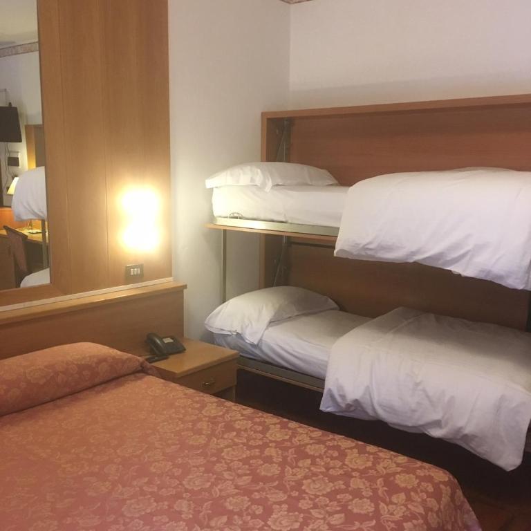 Hotel Astra - Camera Familiare (2 Adulti + 2 Bambini) - 2