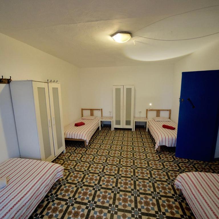 Sol y Mar Surf Camp - Cama en habitación compartida mixta compartido de 4 camas con baño compartido - 2